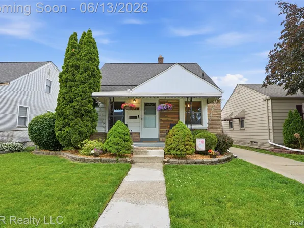 12256 Pearl St, Southgate, MI 48195