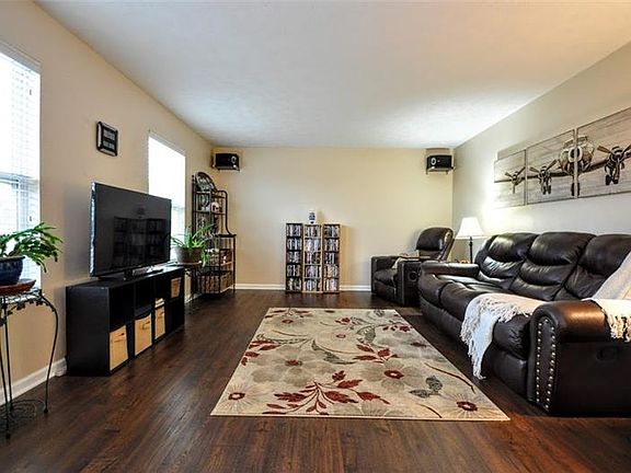 3rd image of 129 Tuscany Estates Dr