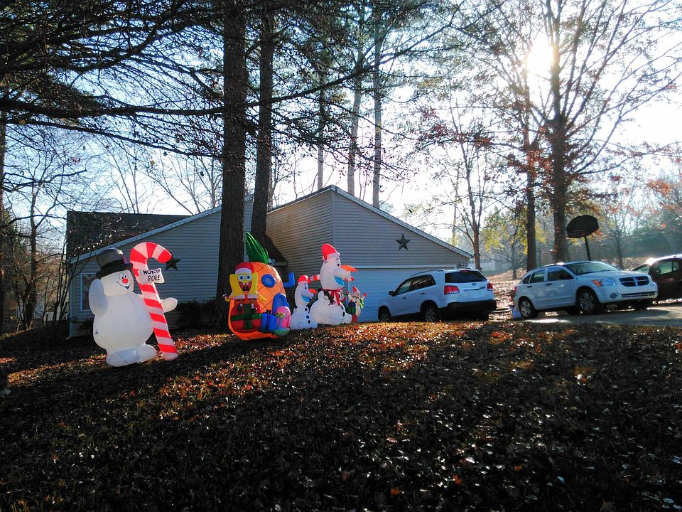 2nd image of 913 River Rock Dr