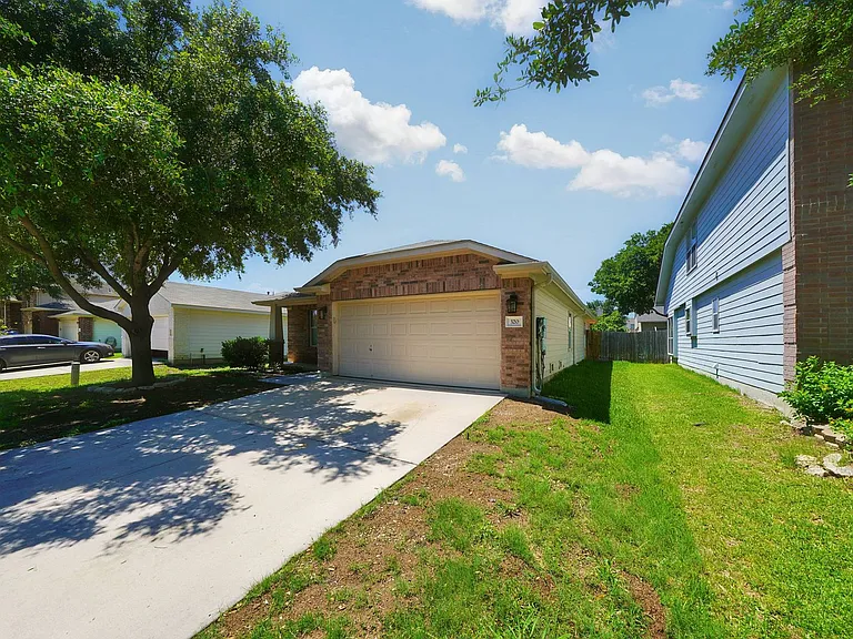 320 Longhorn Way — Photo 6