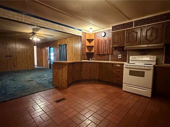 5th image of 27 Kendall Ln