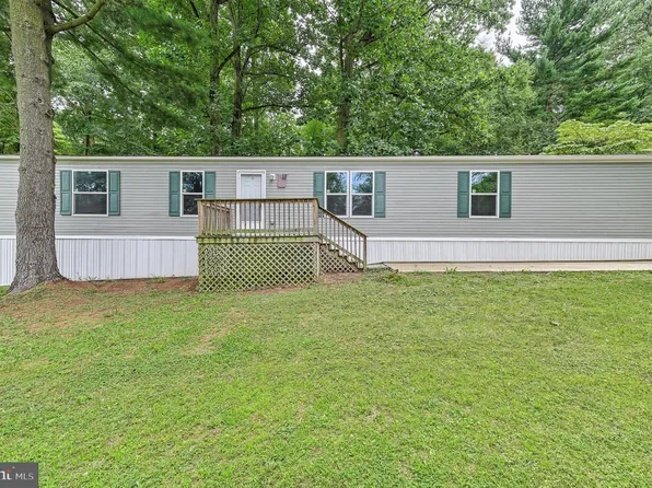 210 Maple Ln, New Providence, PA 17560