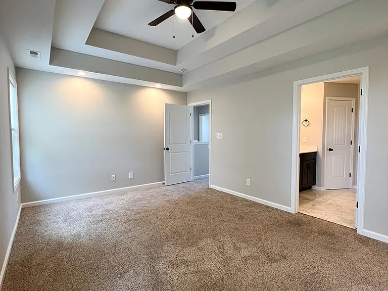 358 Chalet Cir — Photo 18