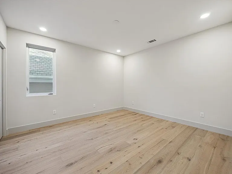 2129 Quenby St — Photo 30