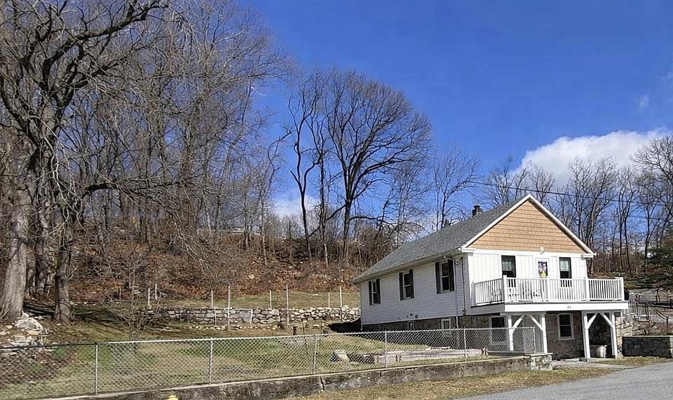 1st image of 61 Walter Ave