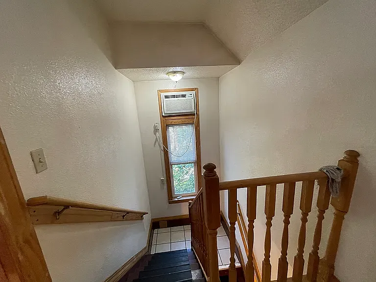 825 15th Ave SE #1 — Photo 5