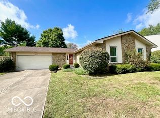 2830 Sassafras Ln, Columbus, IN 47203