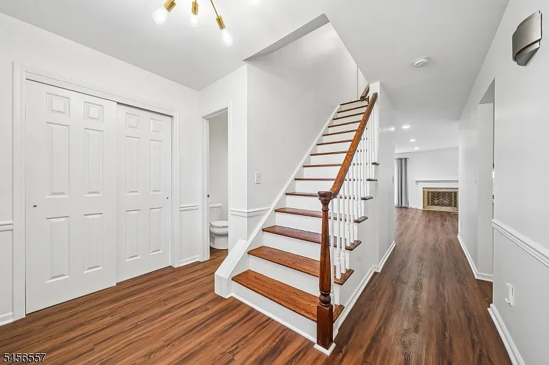 3 bed, 4.0 bath, $4,700 — Photo 4