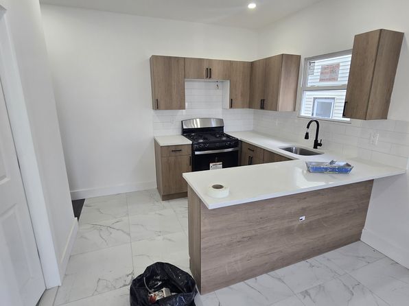 69 Brookdale Ave #B2