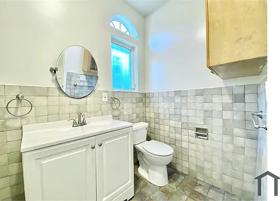1328 E 21st St #B — Photo 1