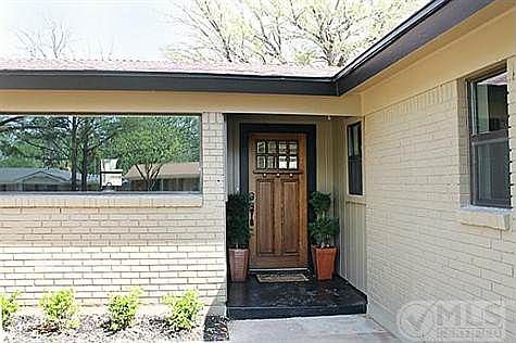 2nd image of 2325 Hollis Dr