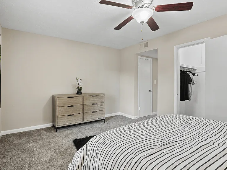Brentwood Apartments — Photo 17