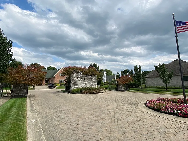 5665 Stone Lake Dr — Photo 24