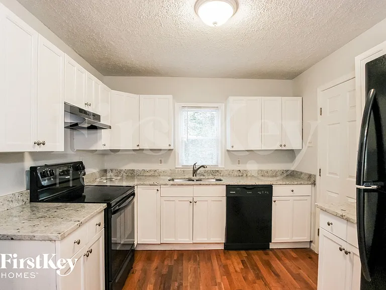 3549 Tulip Dr — Photo 9