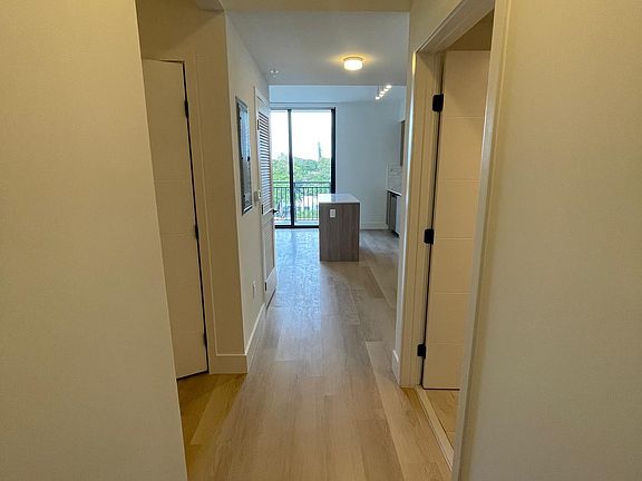 5th image of 18410 NE 24th Ct #S2