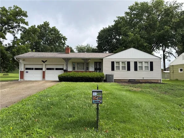 9806 E 77th St, Raytown, MO 64138