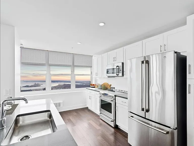 69 Bay St #13-1 — Photo 20