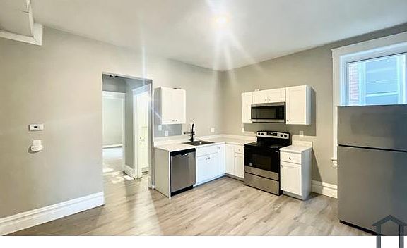 3rd image of 3228 Pennsylvania Ave #2F