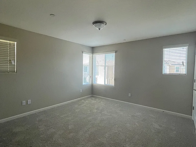 1109 Elevations Way W — Photo 27