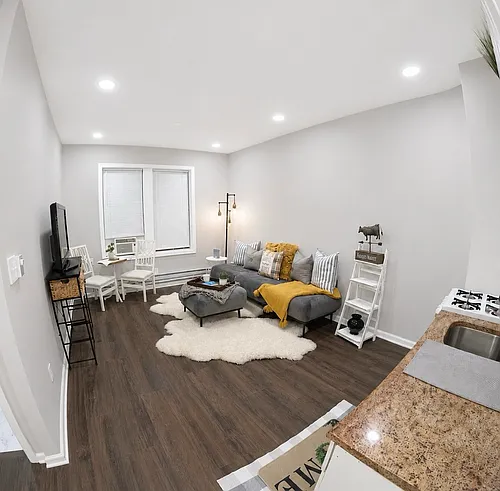 3 Armstrong Ave Photo 1
