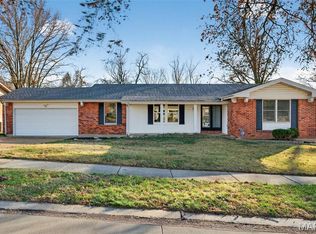 4424 Cloverbrook Dr, Florissant, MO 63033