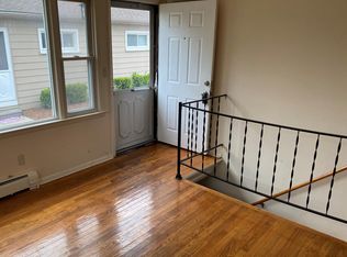 131 N Edgemont St, Belleville, MI 48111