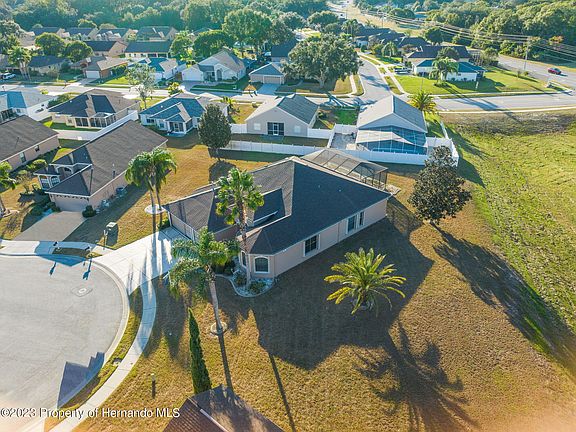 3rd image of 13915 Greyhawk Ct