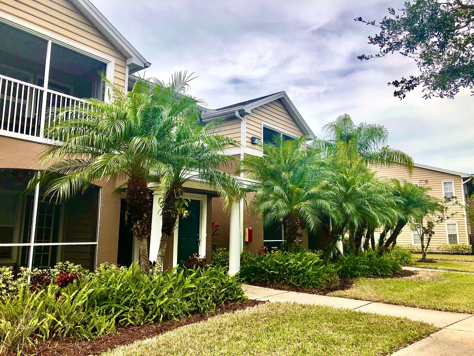 8827 Manor Loop — Photo 1