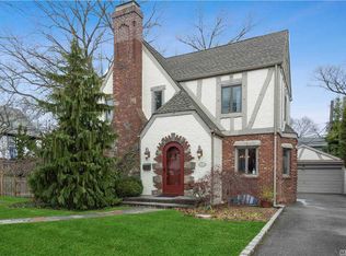11 Fountain Ave, Rockville Centre, NY 11570