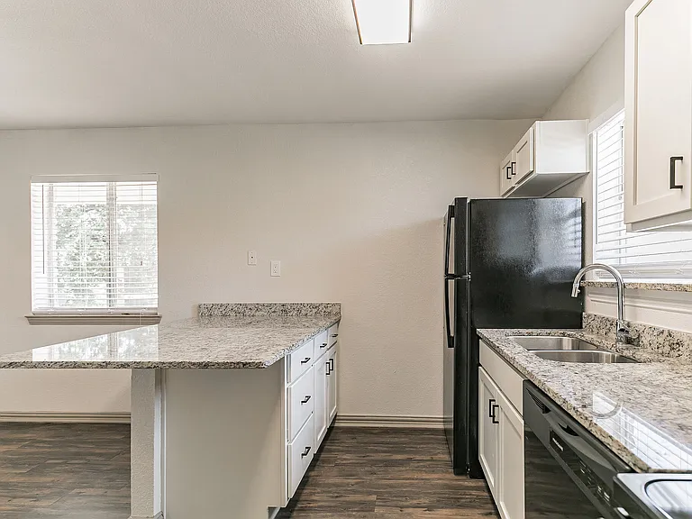 Colony House — Photo 33