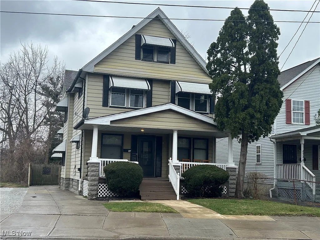 4288 E 71st St photo 1