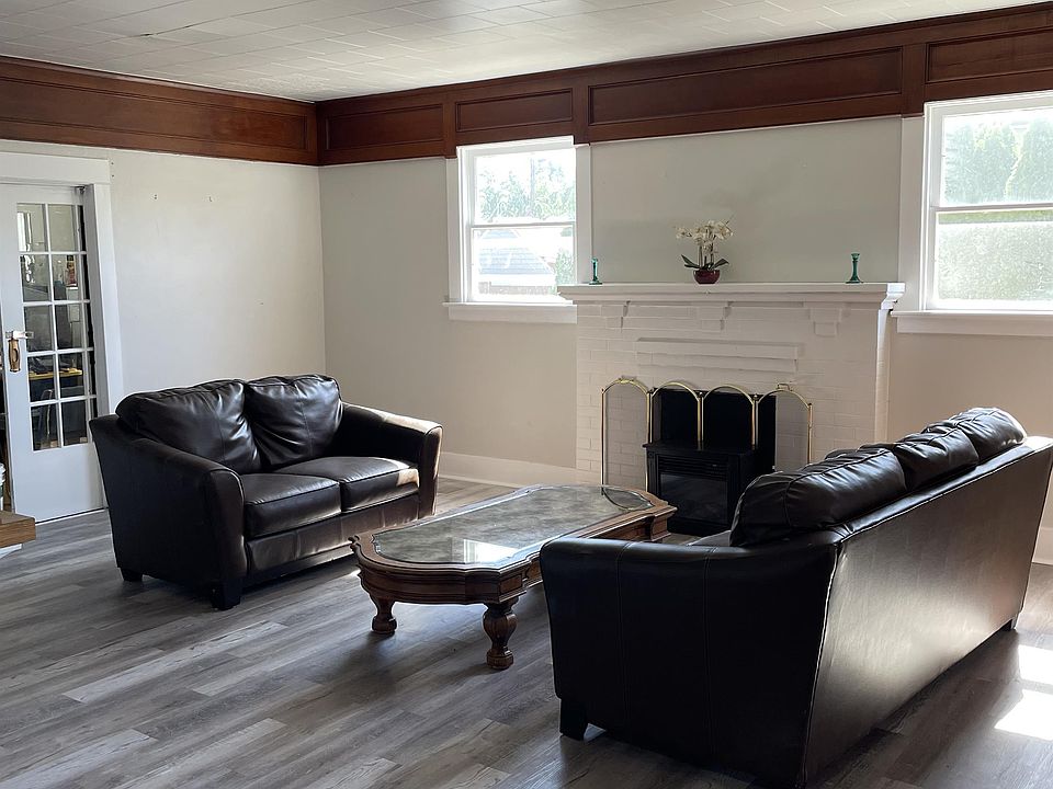 1st image of 423 2nd St NE #107