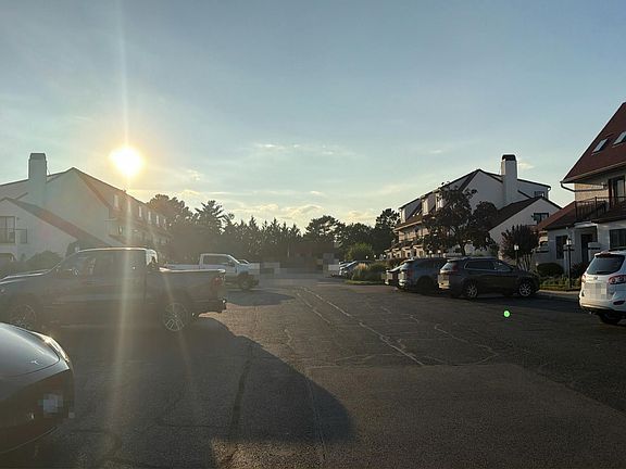 4th image of 31F Queen Anne Way