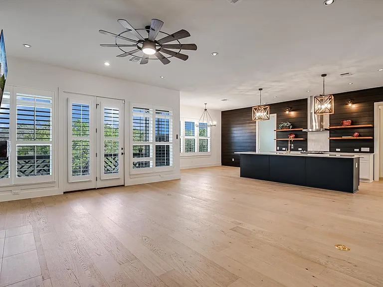 935 Wesley Ridge Dr — Photo 14