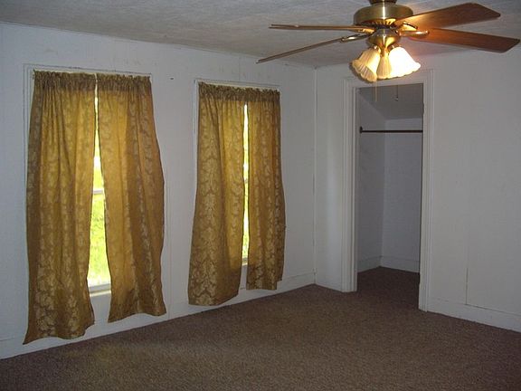 4th image of 413 W Winthrop St