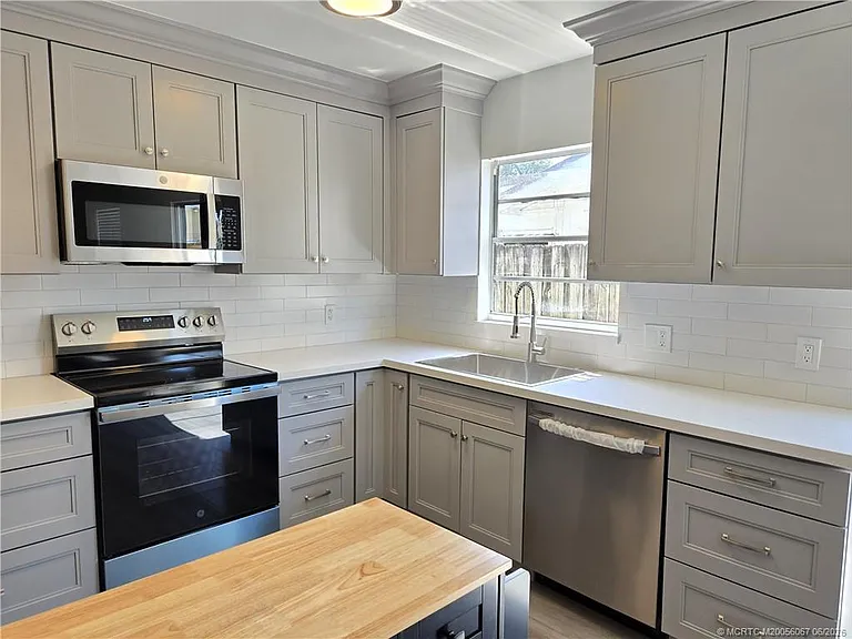 4508 SE Salvatori Rd — Photo 9