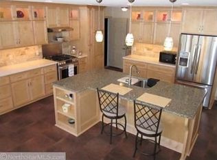 5000 Bassett Creek Dr, Golden Valley, MN 55422