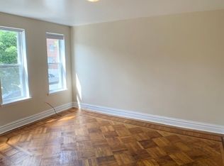 30-77 43rd St #1F, Astoria, NY 11103