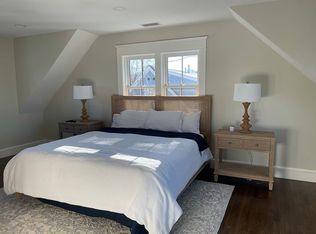 113 W Bay Rd, Osterville, MA 02655