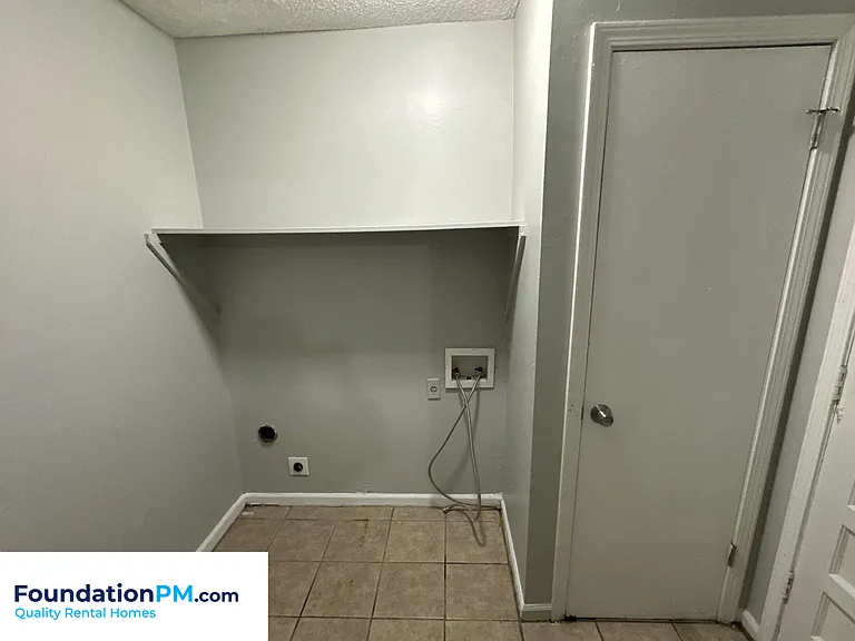 5043 Bowdoin Dr — Photo 6