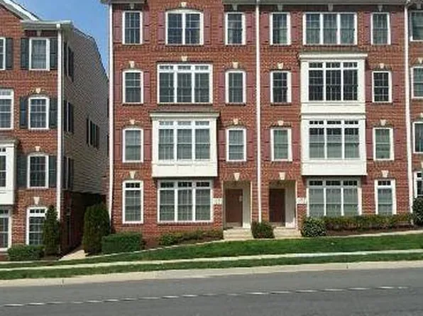 4591 Whittemore Pl, Fairfax, VA 22030