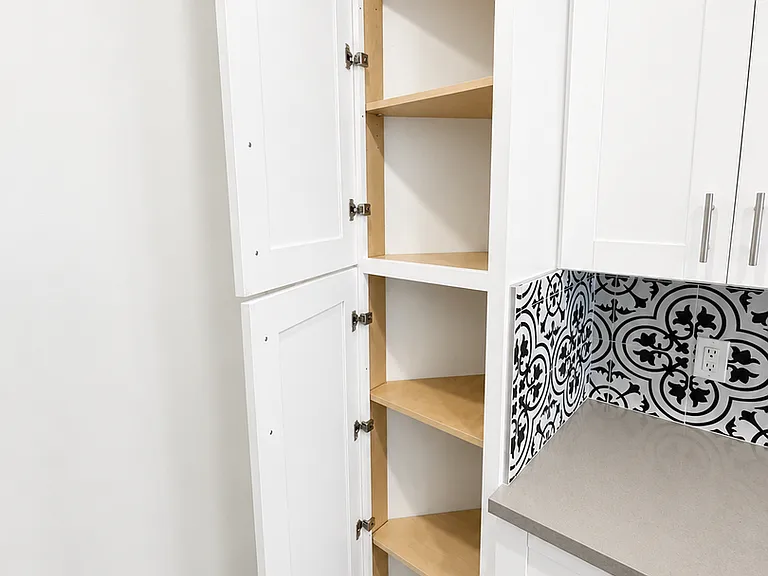 Completely Remodeled Spanish Style Midtown Apartment! Air Conditioning! — Photo 14