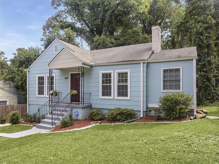 1352 Lockhaven Cir SW — Photo 2