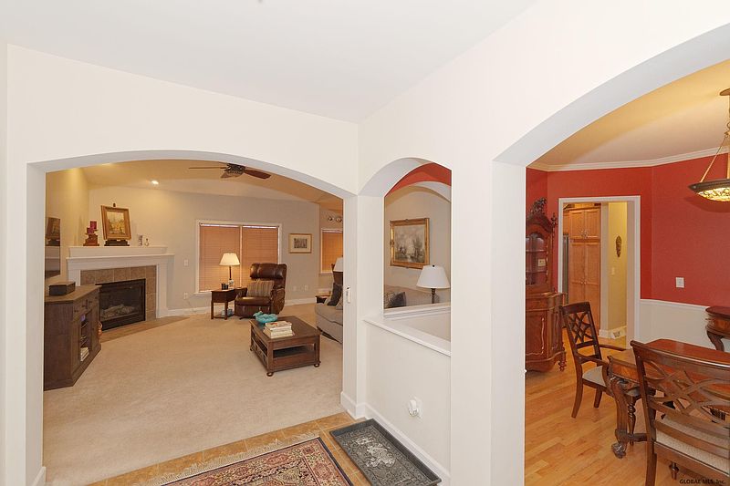 4th image of 8 Princeton Court