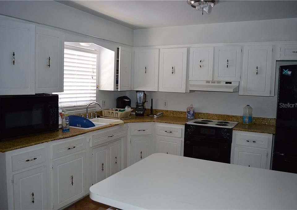 2nd image of 2603 Wyndham Ln
