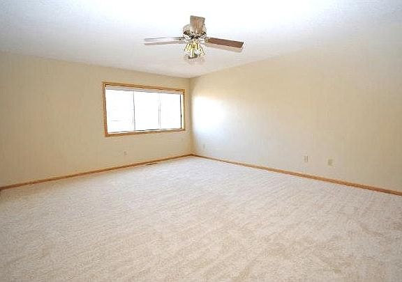 Large Master Bedroom, Ceiling Fan, Walk-In Closet