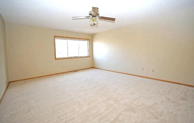 Large Master Bedroom, Ceiling Fan, Walk-In Closet