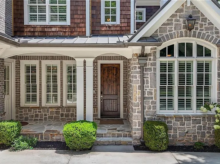 1685 Mount Paran Rd NW — Photo 2