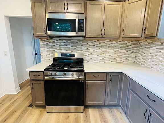 2nd image of 1442 Hamlet St #1442