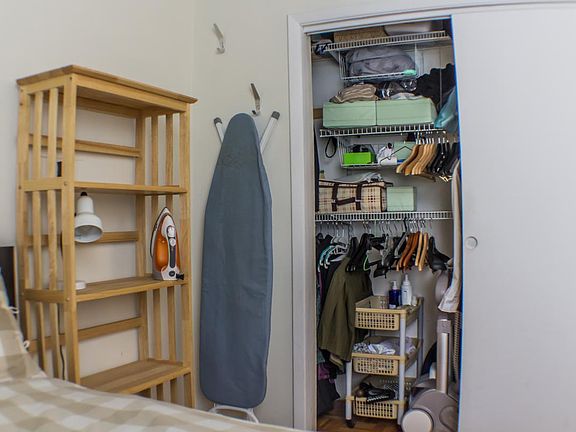 2nd image of 1029 Spruce St APT 206
